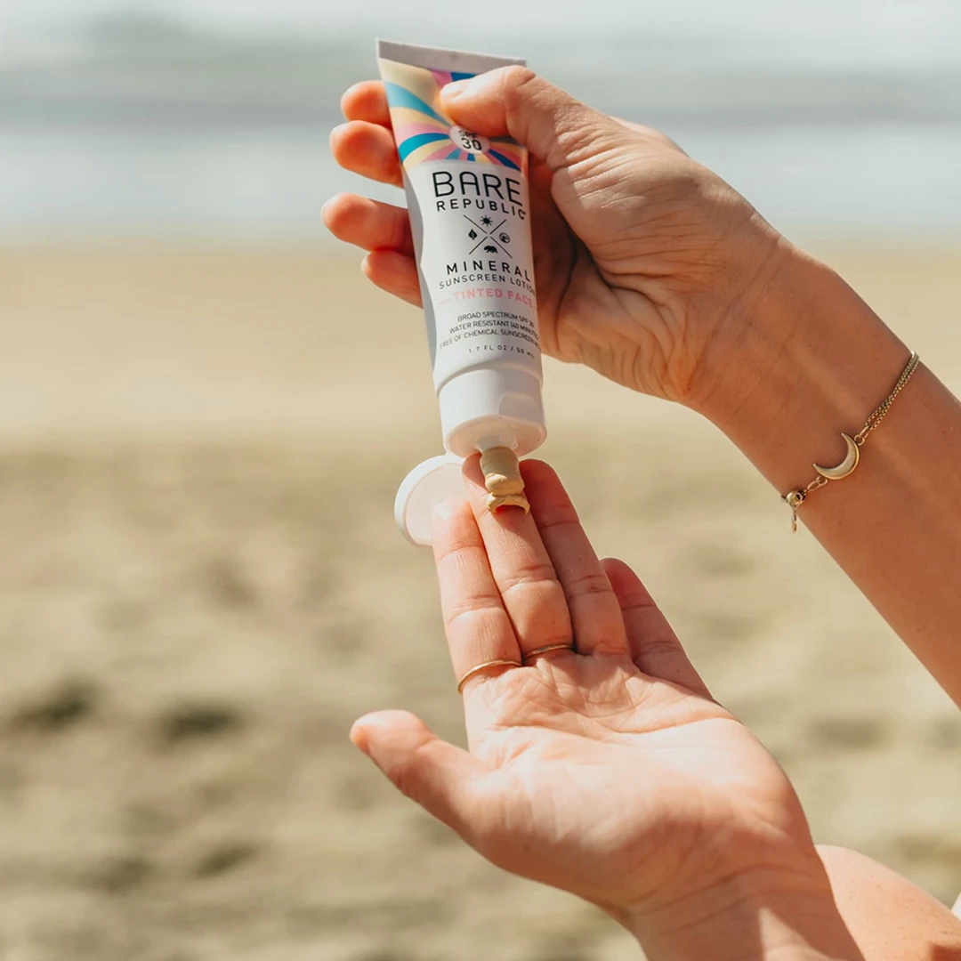 Bare Republic - Mineral Sunscreen Lotion - Tinted Face 5 Bare Republic - Mineral Sunscreen Lotion - Tinted Face